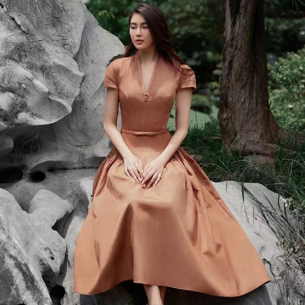 Jackie - Plisowana sukienka midi w stylu vintage