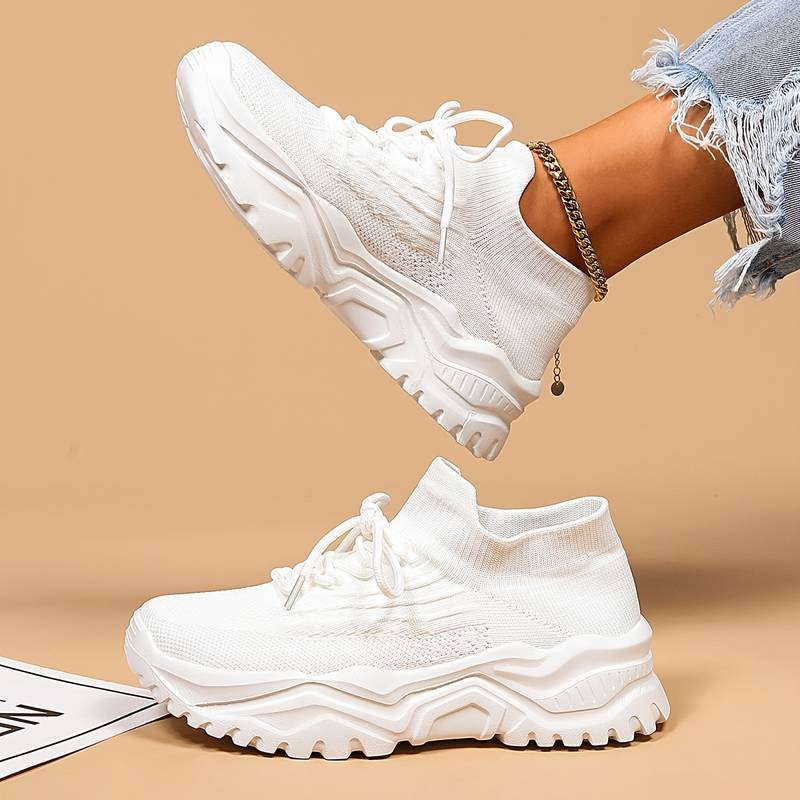 Alba – Białe sportowe sneakersy na grubszej podeszwie