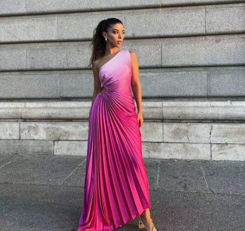 Karolina - Plisowana sukienka maxi na jedno ramię