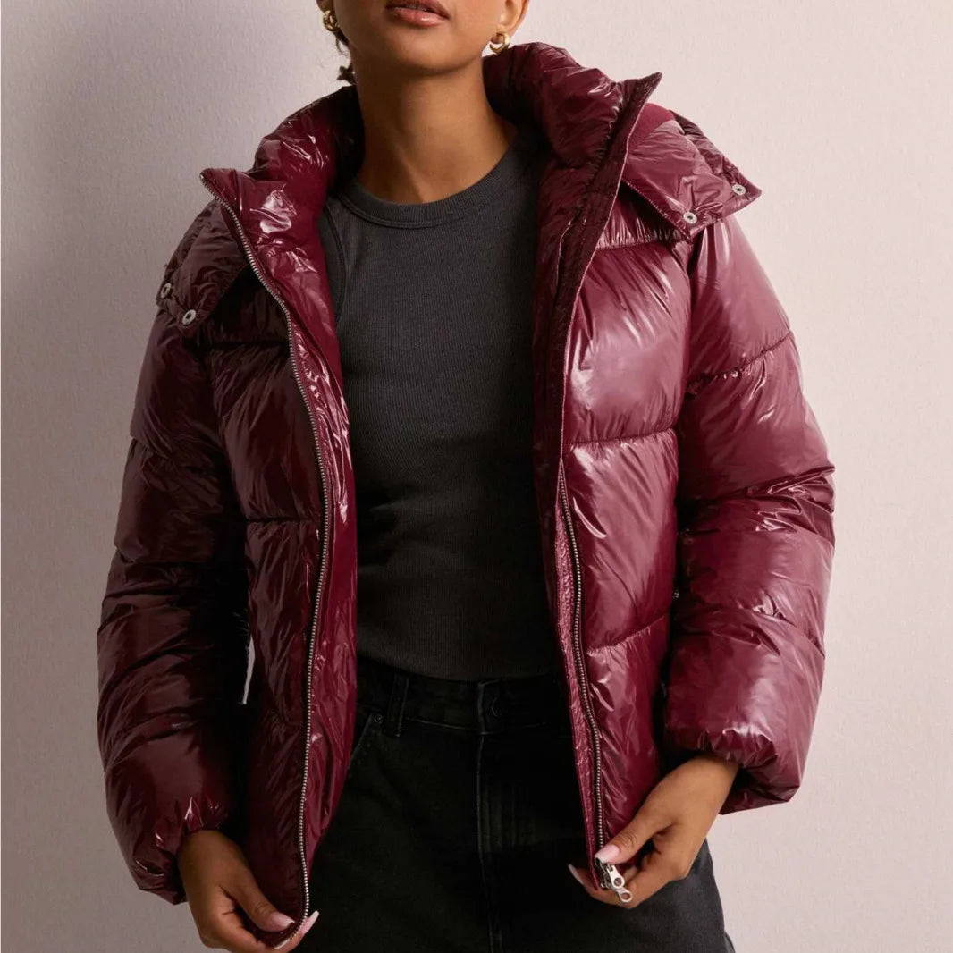 Mira – Sleek Quilted Hooded Puffer Jacket Women