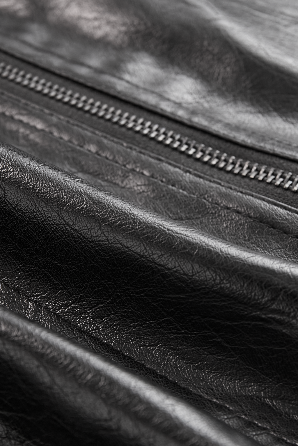 Laura – Damska Kurtka Skórzana o Taliowanym Kroju