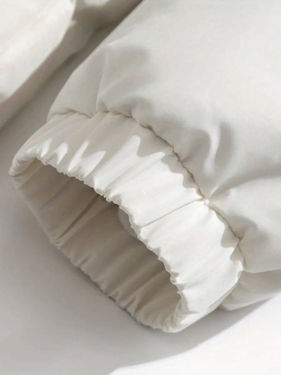 Amelia – Pikowana kurtka damska z kapturem i miękkim futerkiem