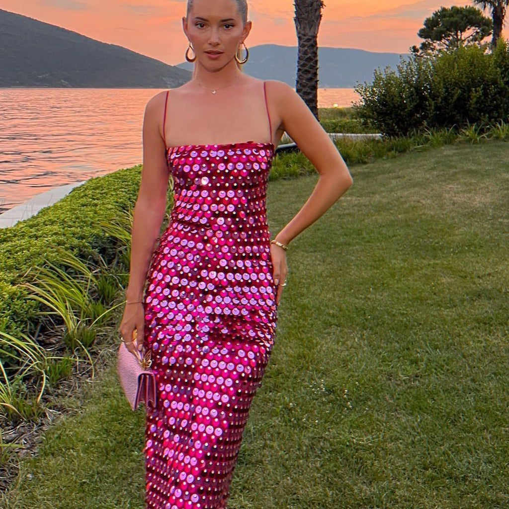 Soraya – Różowa Sukienka Maxi z Cekinami i Ramiączkami