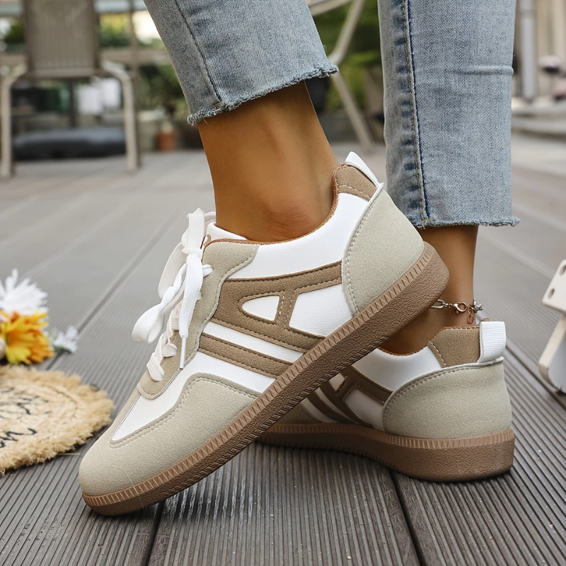 Katarzyna – Sneakersy damskie casual z zamszowymi wstawkami