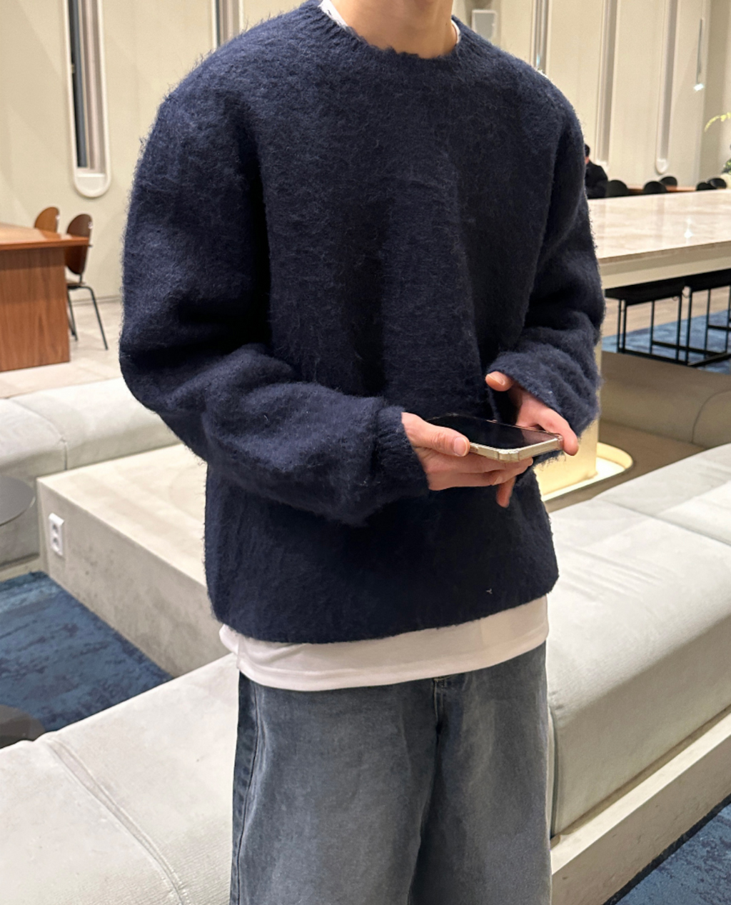 Andrés – Miękki Sweter Męski o Luźnym Kroju