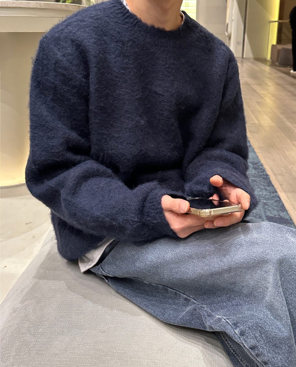 Andrés – Miękki Sweter Męski o Luźnym Kroju