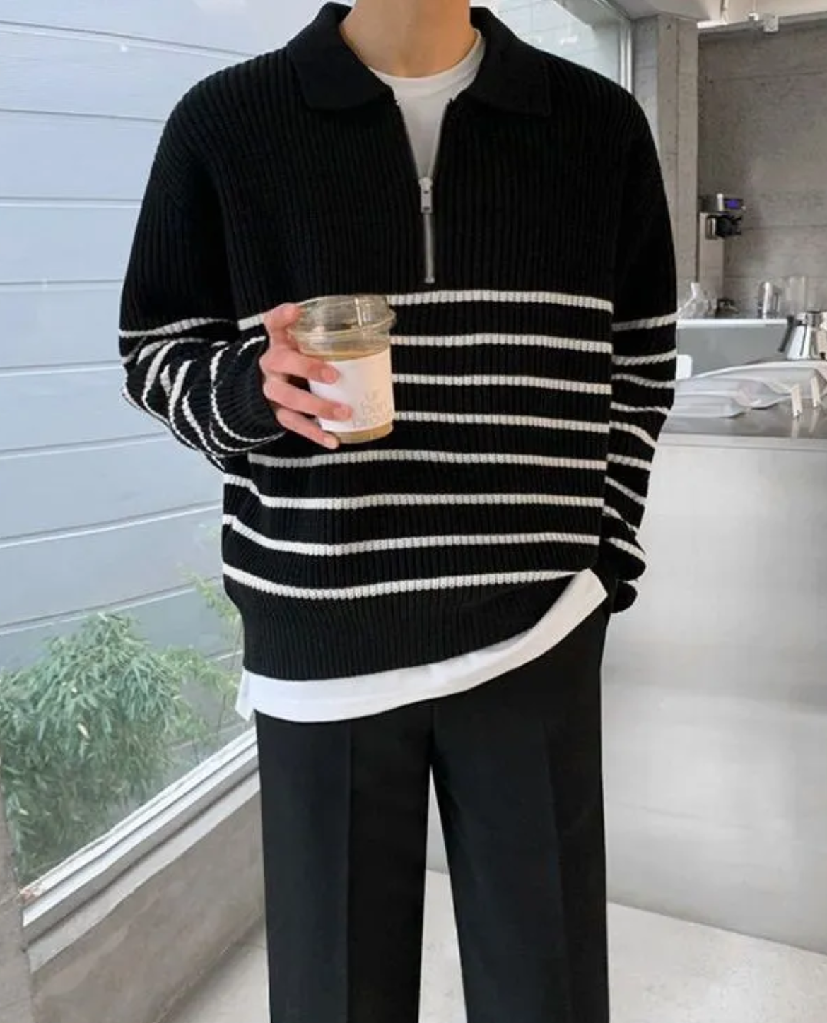 Nicolás – Sweter Męski w Paski z Zamkiem i Kołnierzem