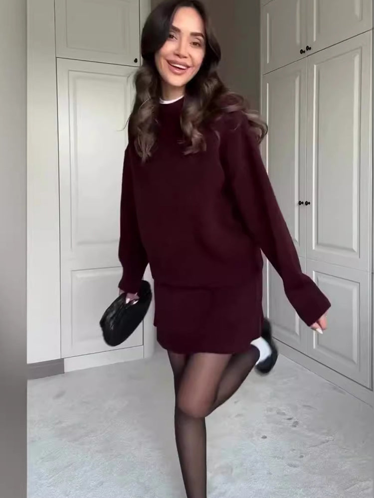 Marta – Komplet damski swetrowy mini ze spódnicą