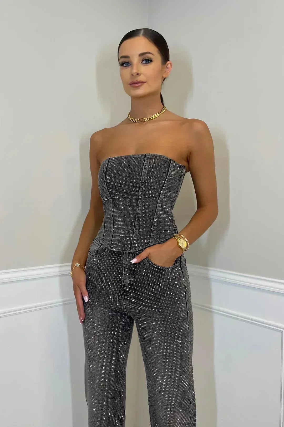 Izabela – Elegancki Kombinezon Bez Ramiączek