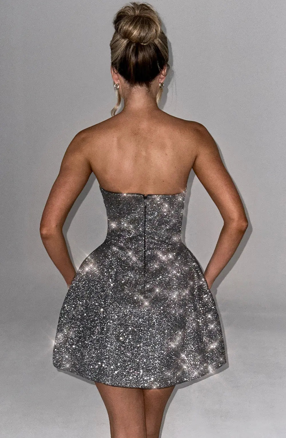 Isabel – Sukienka damska mini brokatowa bez ramiączek