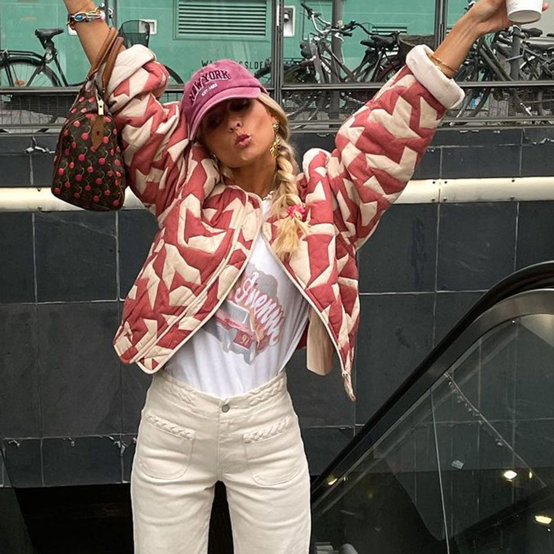 Zofia – Pikowana kurtka damska w kwiatowy wzór