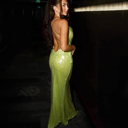 Nadia – Błyszcząca sukienka maxi na ramiączkach