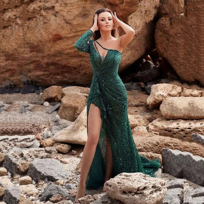 Magdalena – Wieczorowa Suknia Asymetryczna z Cekinam