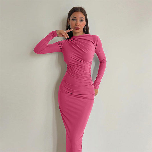 Patrycja – Dopasowana sukienka midi z długim rękawem