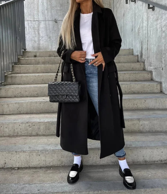 Karolina – Dwurzędowy Płaszcz Damski z Paskiem w Stylu Miejskiej Elegancji