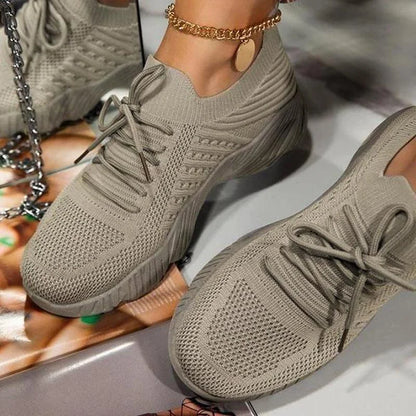 Raya – Czerwone sportowe buty damskie o oddychającej strukturze