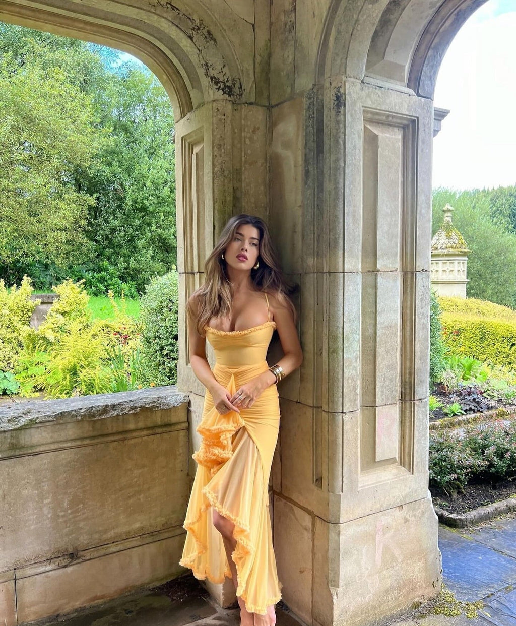 Aurelia – Suknia Wieczorowa z Falbaną