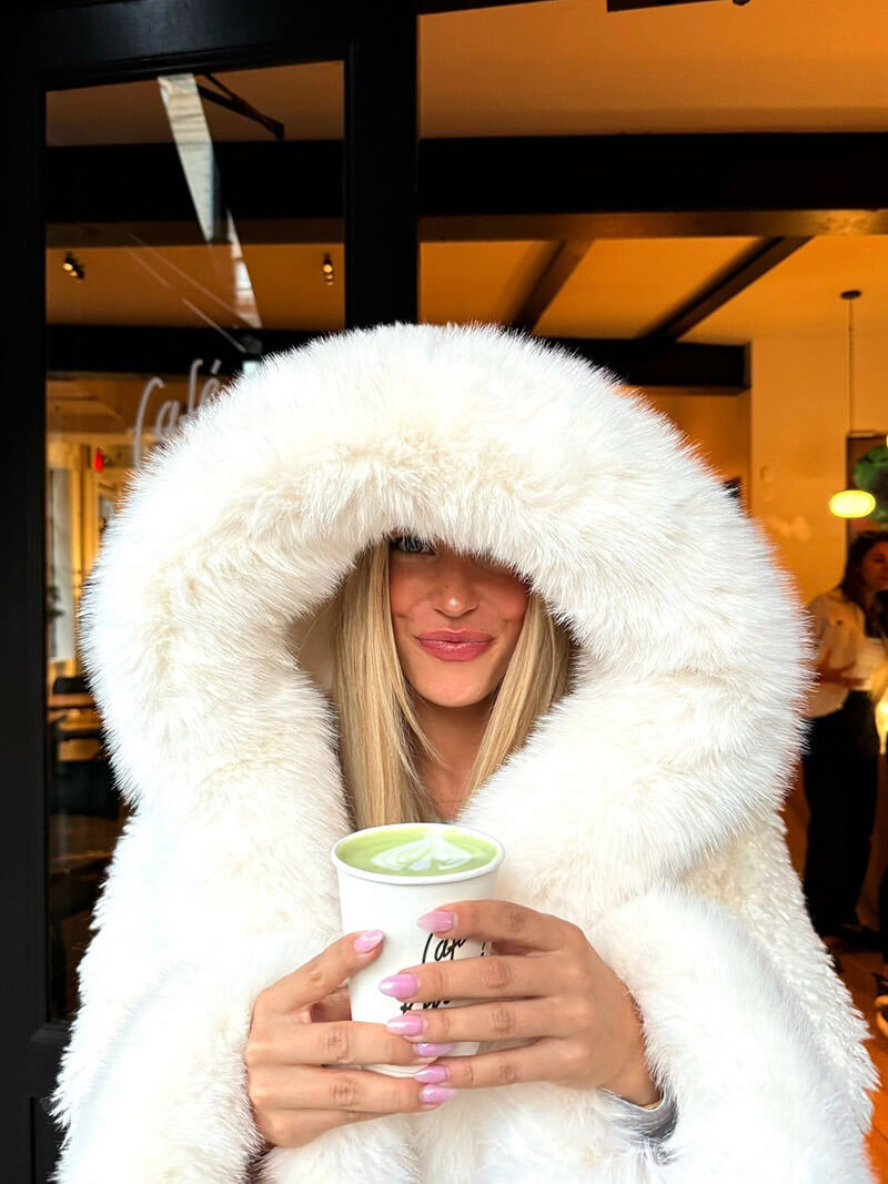 Isabella – Luksusowy Płaszcz z Sztucznego Futra z Kapturem Damski