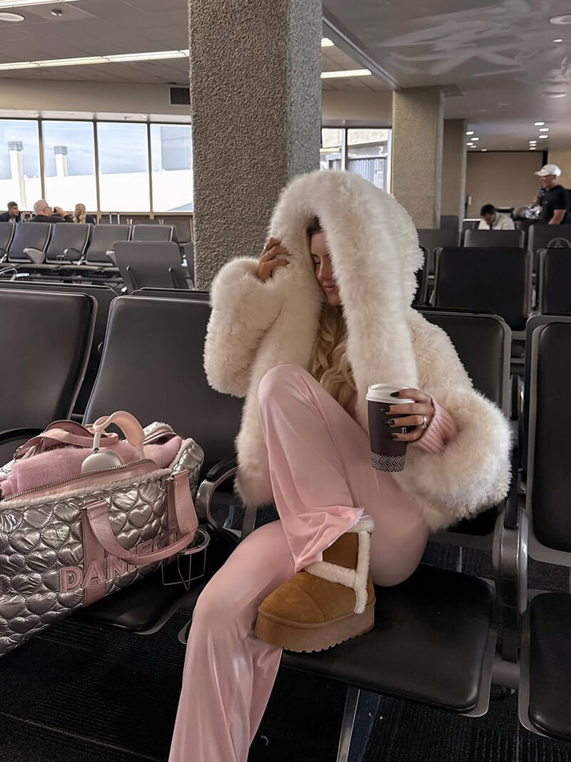 Isabella – Luksusowy Płaszcz z Sztucznego Futra z Kapturem Damski