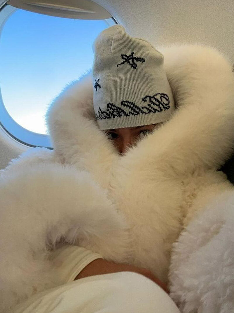 Isabella – Luksusowy Płaszcz z Sztucznego Futra z Kapturem Damski