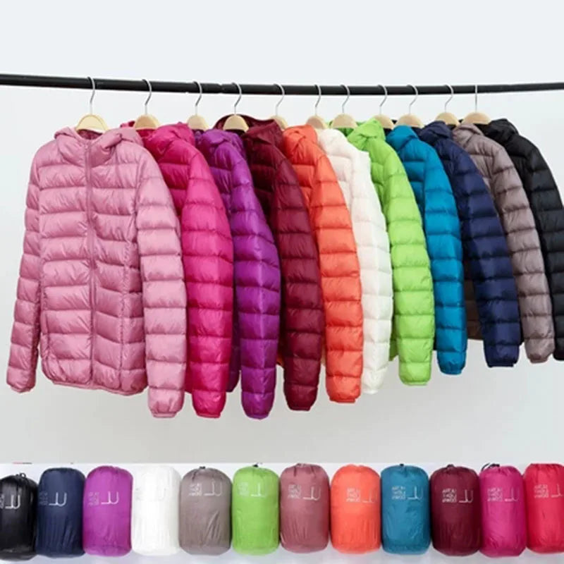 Klaudia – Lekka Pikowana Kurtka z Kapturem Damska