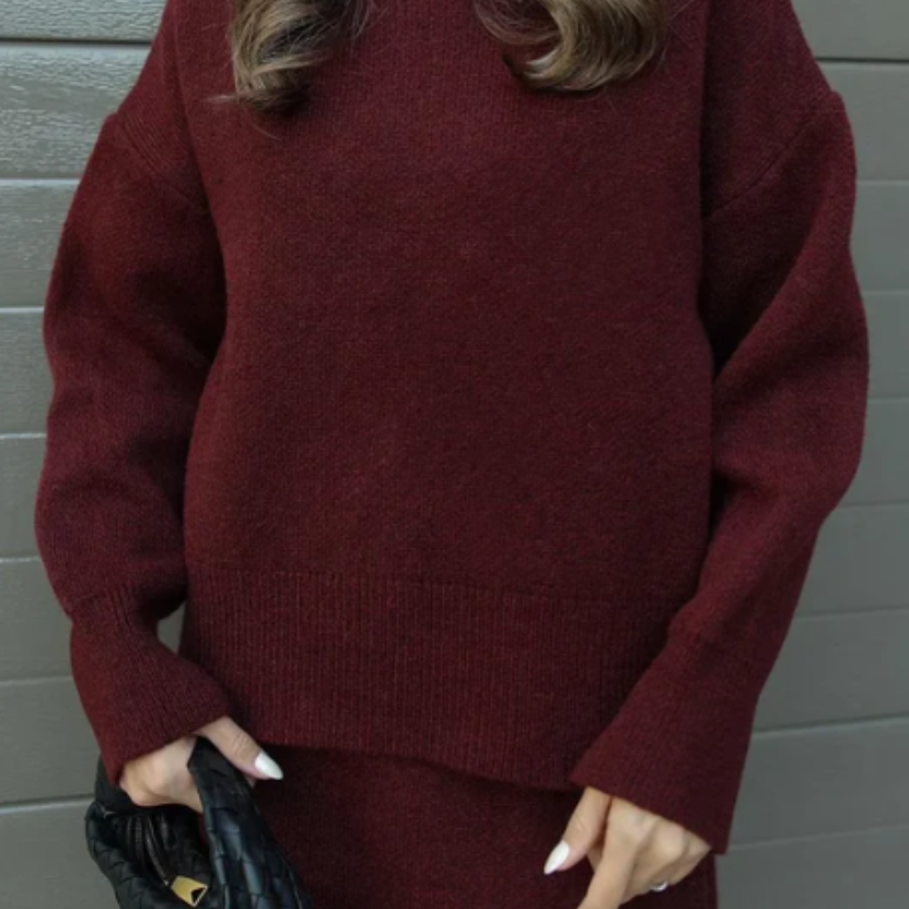 Amelia - Damski komplet dzianinowy z prostym swetrem i spódnicą