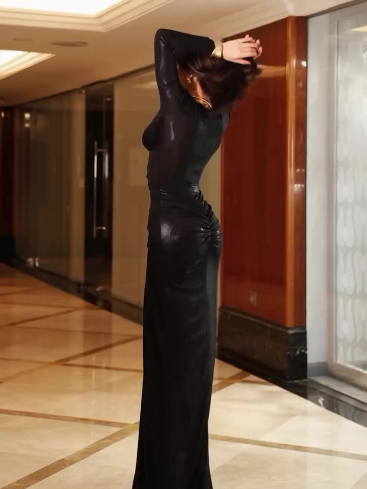 Serena – Deep-V Velvet Long-Sleeve Evening Gown for Women