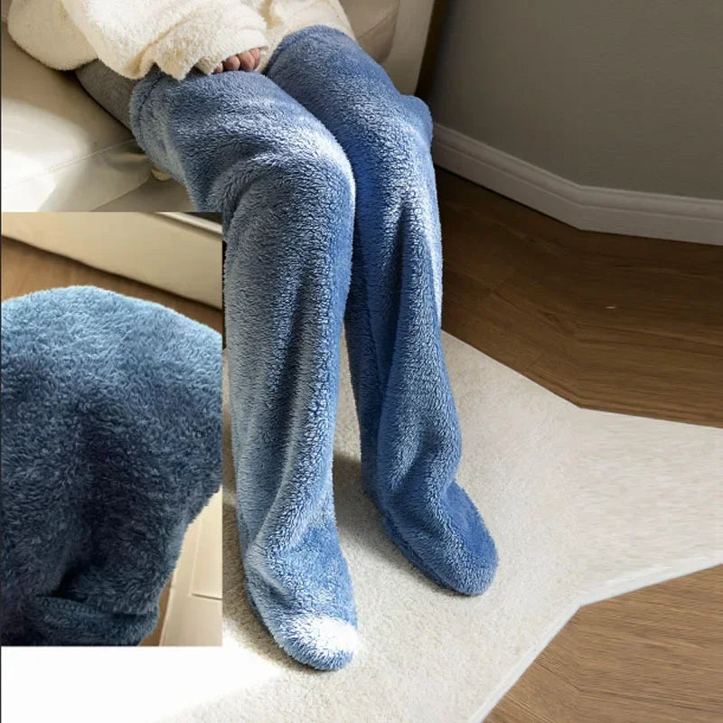 Clara – Długie Futerko-Skarpety Domowe