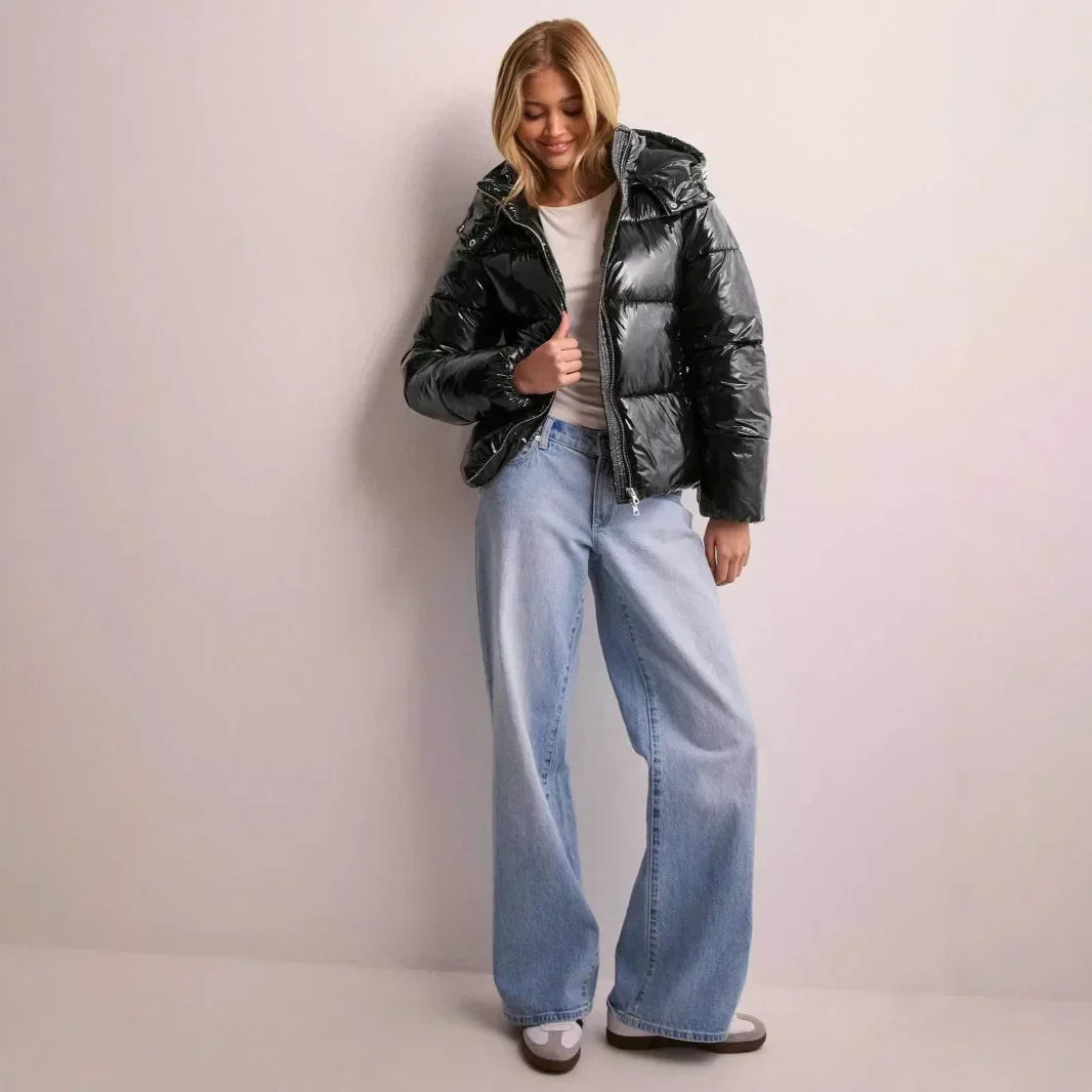 Mira – Sleek Quilted Hooded Puffer Jacket Women