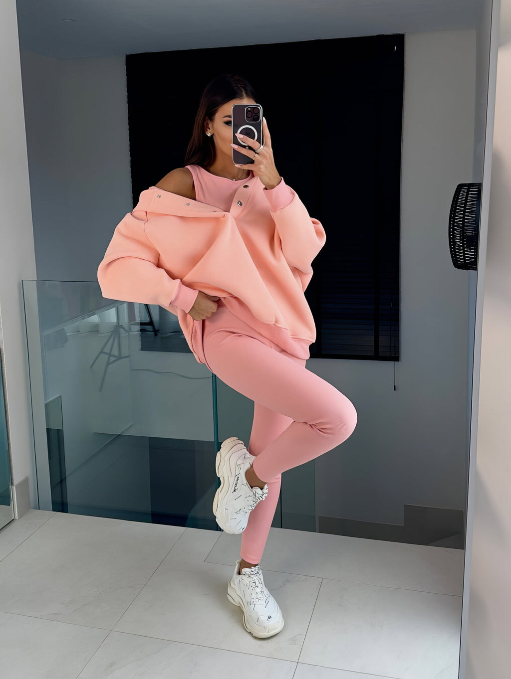 Kalina – Dresowy komplet damski o nowoczesnym kroju